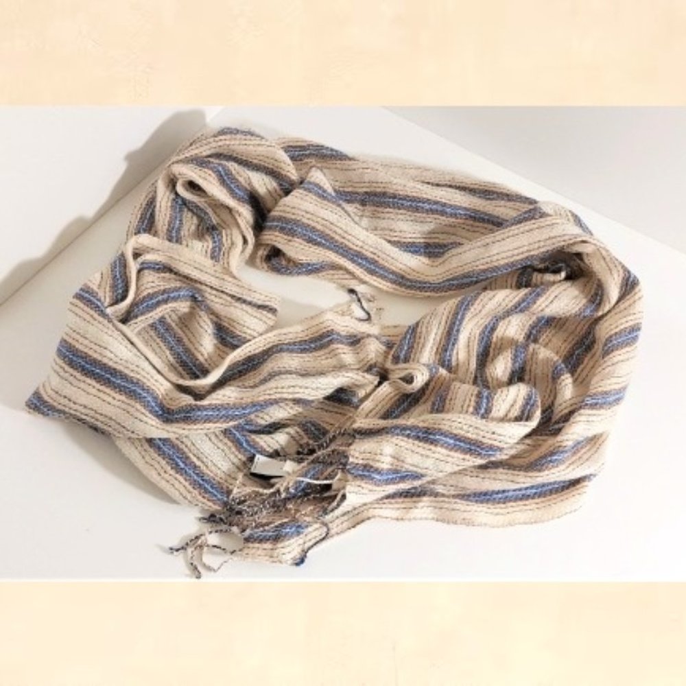 GAP Wool Viscose Scarf Wrap - Delicate, Classic Design, Fringe